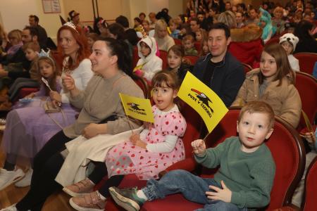 OTROŠKA PUSTNA PREDSTAVA MEDVED PU V BUTALAH 02 FOTO LJUBO VUKELIČ